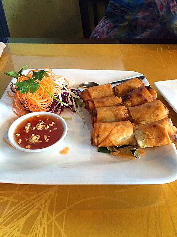 Crispy Chicken Spring Rolls (4)